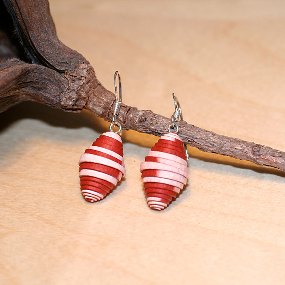 ER05-row Ohrringe Duo-Spindel Rot-Weiss
