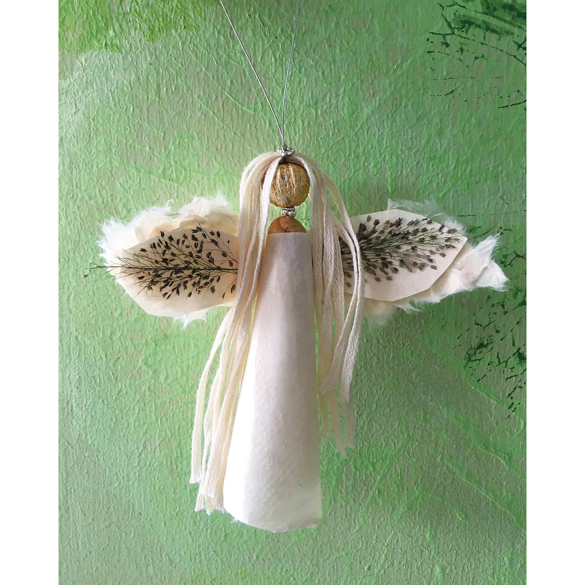 D24-na_Engel_mit_Grashalmfluegeln